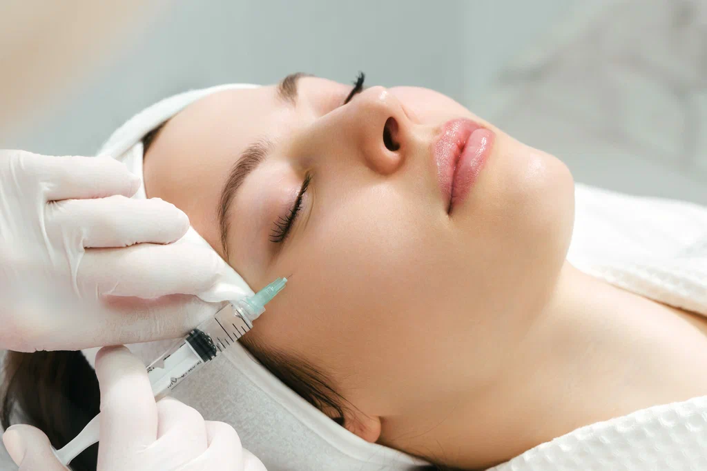 whitening-injections-vs-whitening-creams-pros-and-cons